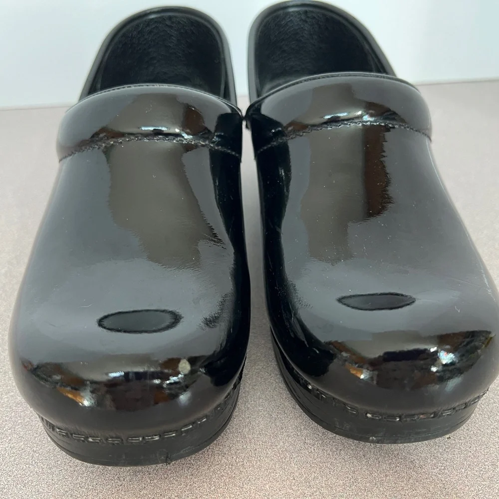 Dansko Women’s Professional Clogs, Regular Width, Size 38 (US size 7.5-8) - Picture 6 of 13